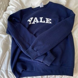 YALE Crewneck🪩